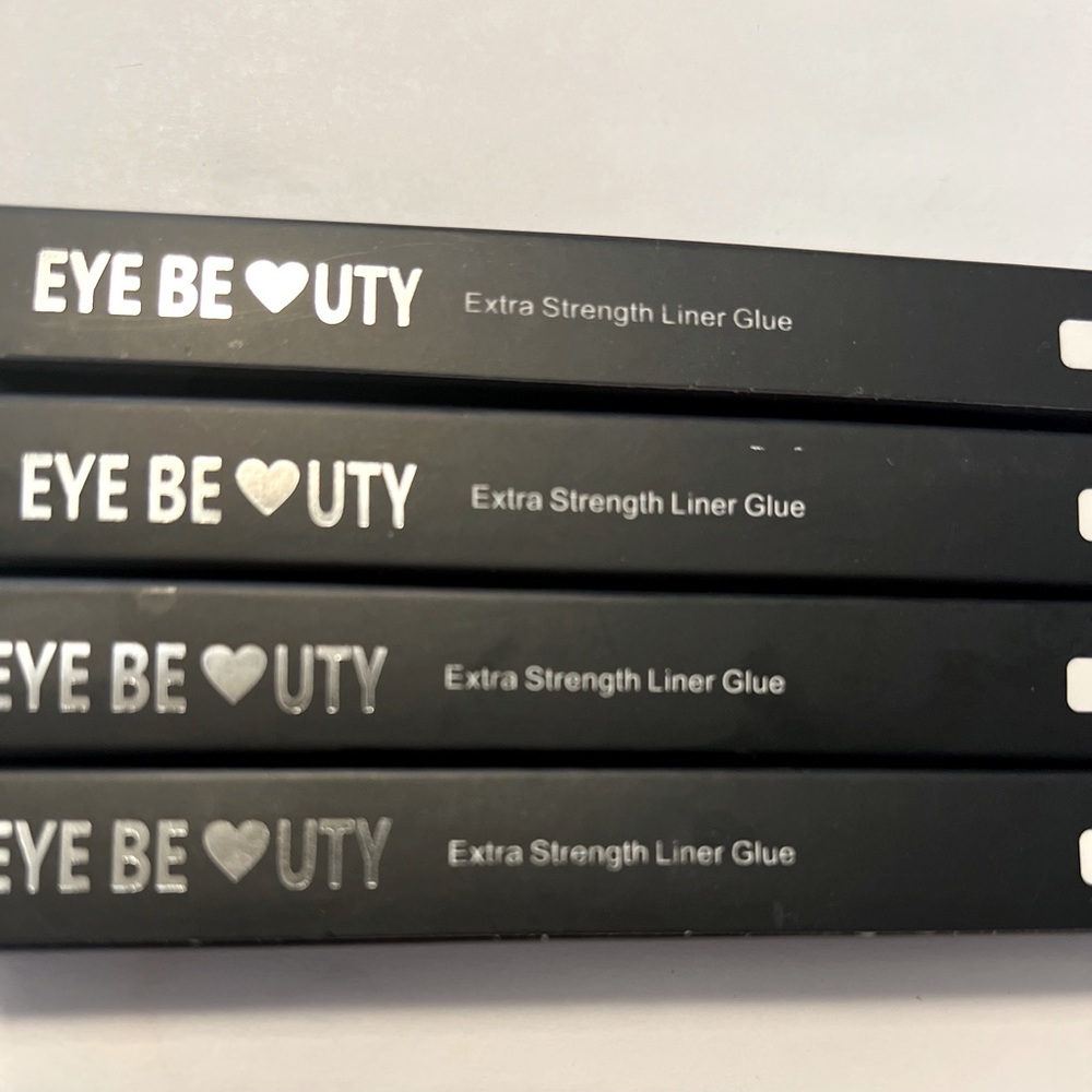 Eye beauty extra strength liner glue pencil .